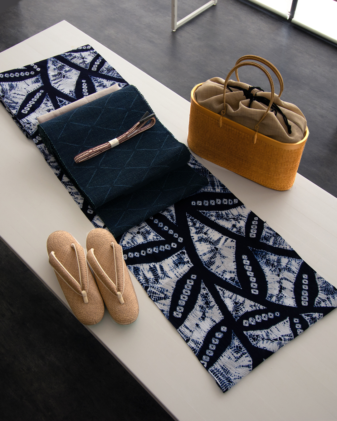 コムクリット工房 竹細工バッグ 「苧麻の裂（高さ17cm）」 ベージュの画像