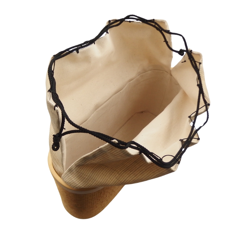 コムクリット工房 竹細工バッグ 「苧麻の裂（高さ17cm）」 ベージュの画像