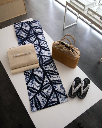 コムクリット工房 竹細工バッグ 「苧麻の裂（高さ17cm）」 ベージュの画像