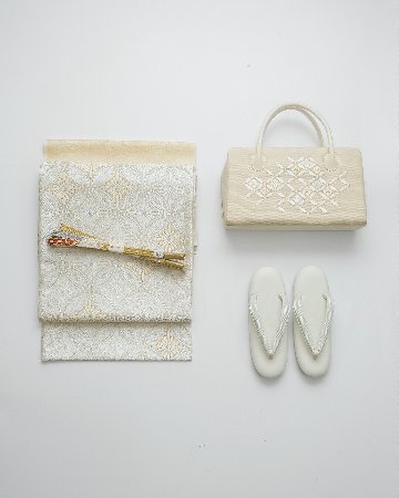 衿秀 利休バッグ つづれ地に花七宝の刺繍 生成色 ＜即日発送可＞の画像