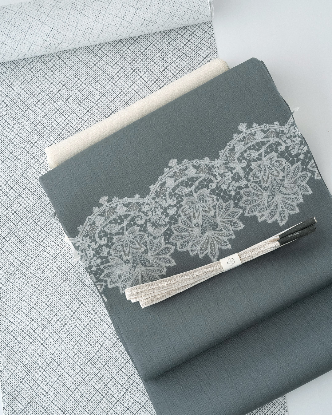 和小物さくら 夏帯締め レース切房 生成色に白茶と銀糸 ＜即日発送可＞の画像