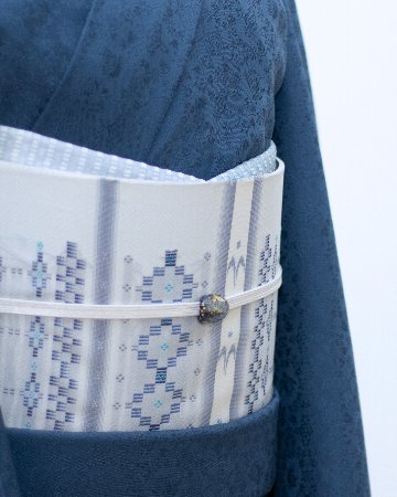 田上惠美子 硝子の帯留 「流」 藍鼠 ガラス・金箔の画像