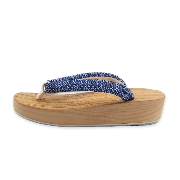 千成堂着物店 胡麻竹の下駄×絞り染の裂 鼻緒 Ｌサイズ 舟形 白に煤色の画像