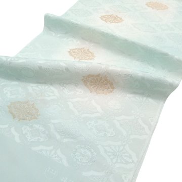 渡敬 帯揚げ 縫取菊白抜ぼかし 白緑に金糸＜即日発送可＞の画像