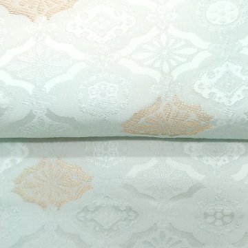 渡敬 帯揚げ 縫取菊白抜ぼかし 白緑に金糸＜即日発送可＞の画像