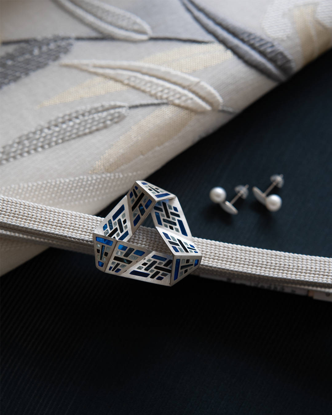 千成堂着物店 一点もの帯揚げ 帯揚げ 「白練 × 絽（銀通し）」 夏帯揚げ ＜即日発送可＞ の画像