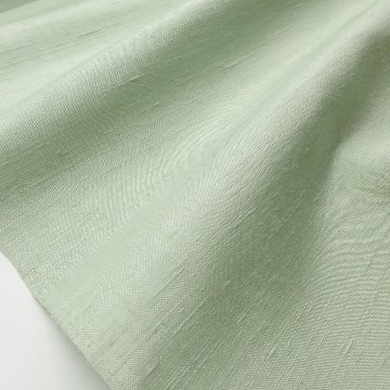 ＜お仕立て代込＞本場久米島紬（織り手：島袋伸子） 「ウージ染・無地」 着尺 白緑色の画像