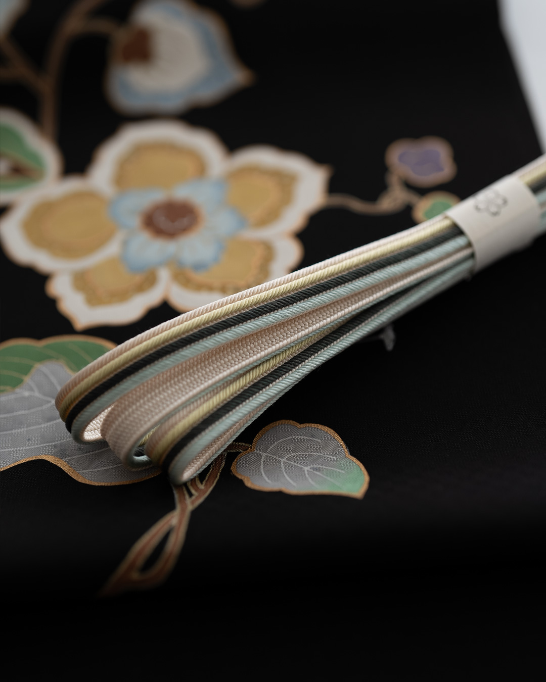 和小物さくら 帯締め 畝打ち四色縞 生成色 切り房 ＜即日発送可＞の画像