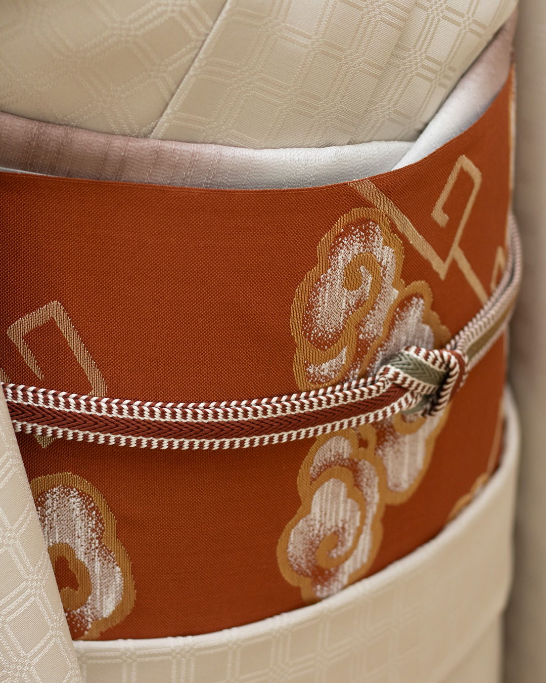 ＜お仕立て代込＞洛風林 「雷文」 九寸名古屋帯 紬糸 柿渋色の画像