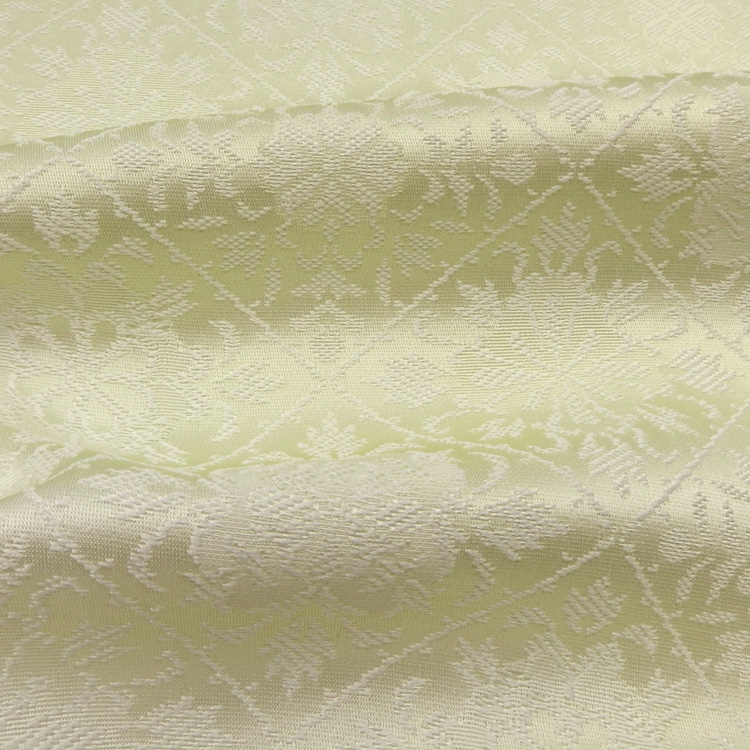 衿秀 帯揚げ 菱花ぼかし 白梅鼠から白緑＜即日発送可＞の画像