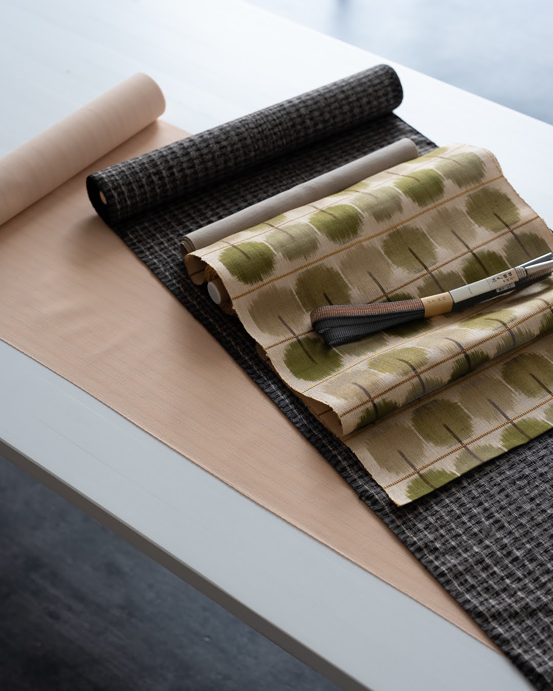 千成堂着物店 一点もの帯揚げ 「亜麻色 × 紬糸入り」 帯揚げ ＜即日発送可＞ の画像