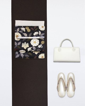 京都丹後の機屋×千成堂着物店 「葡萄唐草 伊予生糸 一尺三分着尺」 鳶茶色（茶がかった紫系・色無地）＜お仕立て代込＞の画像