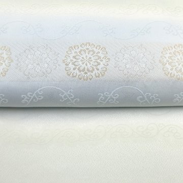 衿秀 帯揚げ 縫取り横段唐草花丸 白緑から藍白 金糸＜即日発送可＞の画像