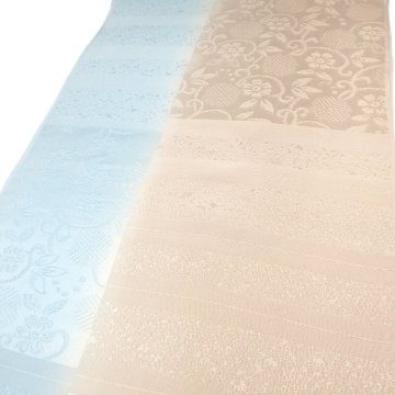 衿秀 帯揚げ 唐織たてぼかし 練色と白藍＜即日発送可＞の画像