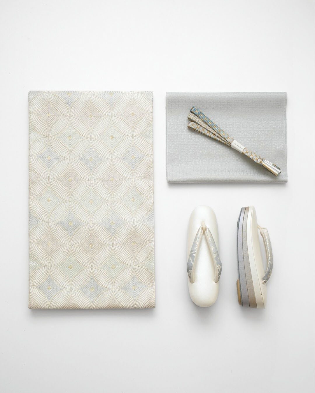 千成堂セレクト  帯締め 貝ノ口亀甲 薄縹から白藍 切房 ＜即日発送可＞ の画像