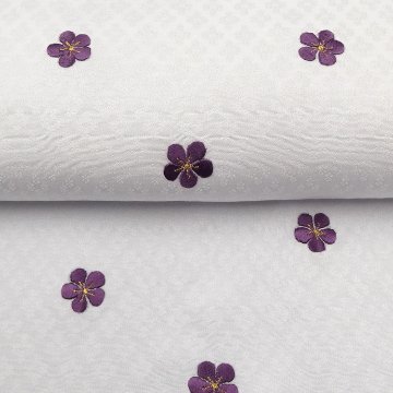 和小物さくら 帯揚げ 横振刺繍 淡藤色に菫色の梅＜即日発送可＞の画像