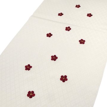 和小物さくら 帯揚げ 横振刺繍 白練に濃紅の梅＜即日発送可＞の画像