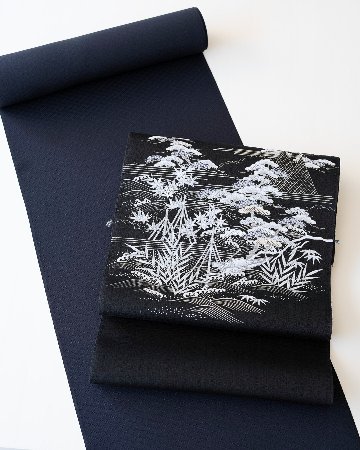 ＜お仕立て代込＞京都丹後の機屋×千成堂着物店 「野蚕白着尺 菱」 濃藍色（奥に紫みの紺系・色無地） の画像