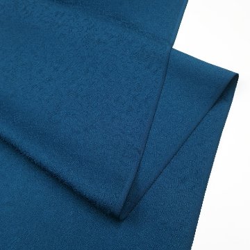 ＜お仕立て代込＞京都丹後の機屋×千成堂着物店 「葡萄唐草 伊予生糸 一尺三分着尺」 紺藍色（色無地）の画像