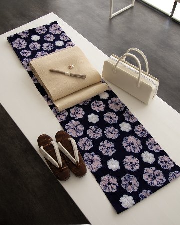 ＜お仕立て代込＞有松絞 「万寿菊」 浴衣 藍色に撫子色（灰ピンク系） 着尺（綿生地）の画像