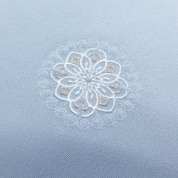 千成堂着物店 「刺繍×飛び柄の小紋」 道行コート（撥水加工済み）灰水色＜即日発送可＞の画像