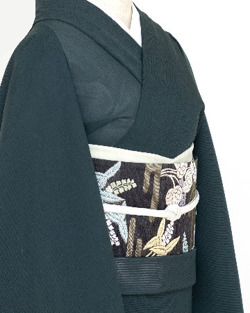 ＜お仕立て代込＞鈴木織物 「霞と葵」 水衣錦 袋帯 焦茶（紫がかった、濃いめの灰茶色）の画像