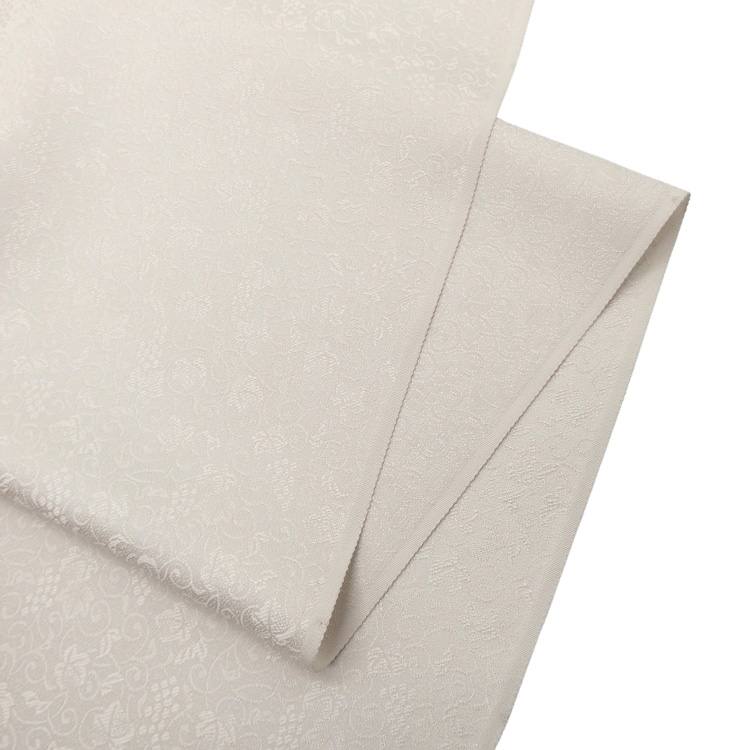 ＜お仕立て代込＞京都丹後の機屋×千成堂着物店 「葡萄唐草 伊予生糸 一尺三分着尺」 素色 グレーみのベージュ系（色無地）の画像