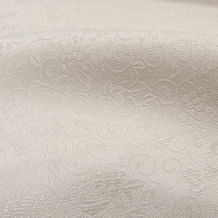 ＜お仕立て代込＞京都丹後の機屋×千成堂着物店 「葡萄唐草 伊予生糸 一尺三分着尺」 素色 グレーみのベージュ系（色無地）の画像