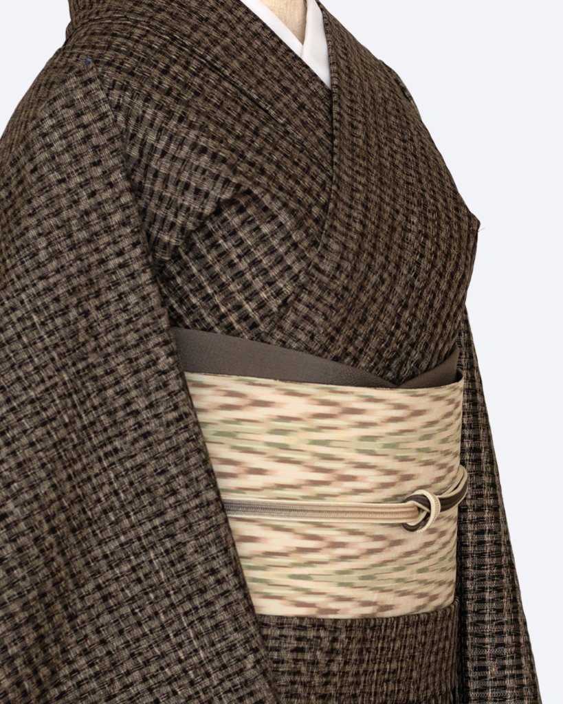 伊集院リキ商店 本場大島紬 「絣残糸 格子・泥染」 着尺 焦茶＜お仕立て代込＞の画像