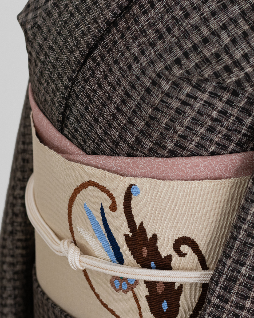 伊集院リキ商店 本場大島紬 「絣残糸 格子・泥染」 着尺 焦茶＜お仕立て代込＞の画像