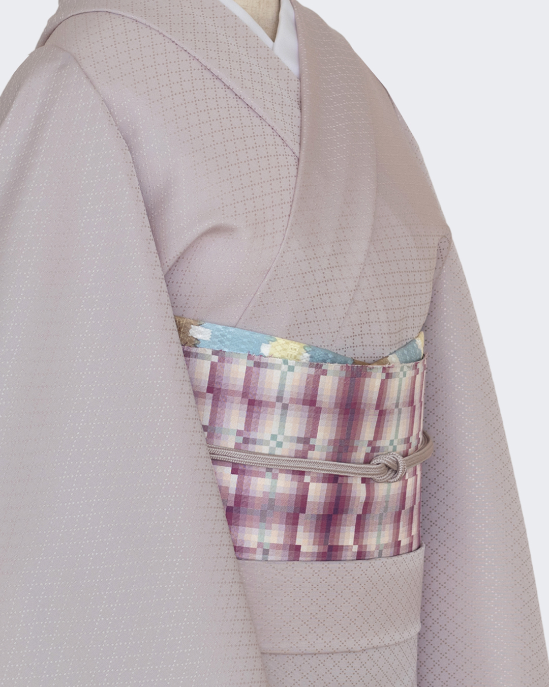 ＜お仕立て代込＞京都丹後の機屋×千成堂着物店 「野蚕白着尺 菱」 灰桜（やや青みのある灰ピンク系・色無地） の画像