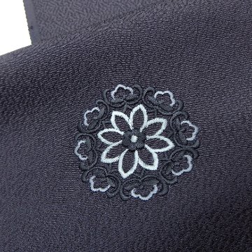 ＜お仕立て代込＞千成堂着物店 「刺繍×飛び柄の小紋」 羽織 道行 着物衿コート ちりよけ 道中着に 濃墨色の画像