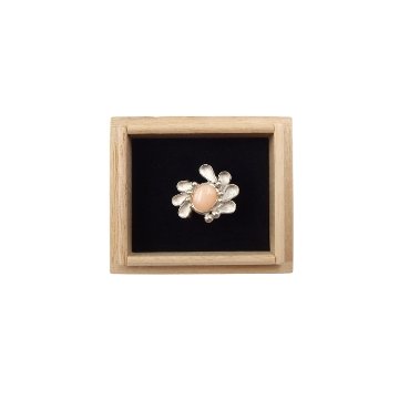 時園和代（TOKISONO）彫金の帯留め 「羽ばたき×珊瑚（ピンク）」 千成堂別注の画像