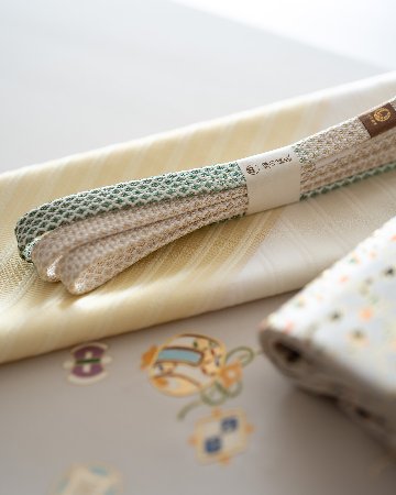 渡敬×四代 藤三郎紐 帯締め 東亀甲片ボカシ撚房 白から常磐色（緑）にぼかし・金糸＜即日発送可＞の画像