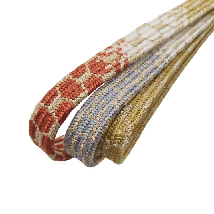 渡敬 帯締め 貝ノ口亀甲段ぼかし 白よごし・灰赤茶・薄鼠・女郎花（緑みの灰黄）に金糸＜即日発送可＞の画像