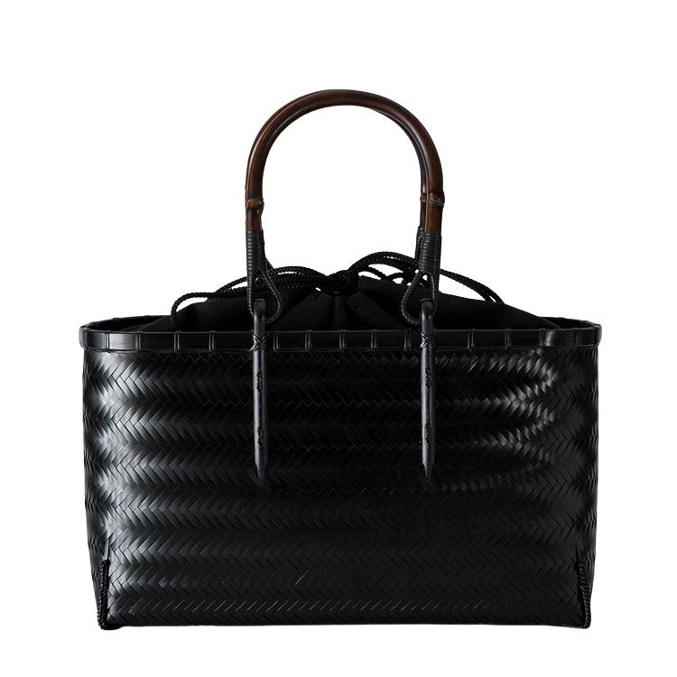 ＜2026年 1月より価格改定＞高江雅人(竹工房オンセ) 竹細工バッグ 「網代 2L低 黒×竹手 艶あり」 黒の画像