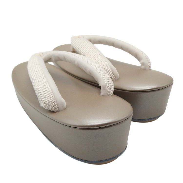 衿秀 草履 「艶けし×組紐」 千成堂別注 Lサイズ 利休白茶に白・銀糸＜即日発送可＞の画像