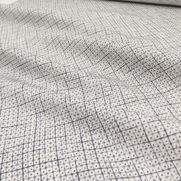 「染疋田小紋×楊柳（よろけ縞）」 着尺 白よごしに灰・墨色（グレー系）夏・単衣兼用＜お仕立て代込＞の画像