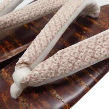 千成堂着物店 桜張の下駄×絞り染め裂の鼻緒（ピンクベージュ系）Mサイズ 舟形の画像