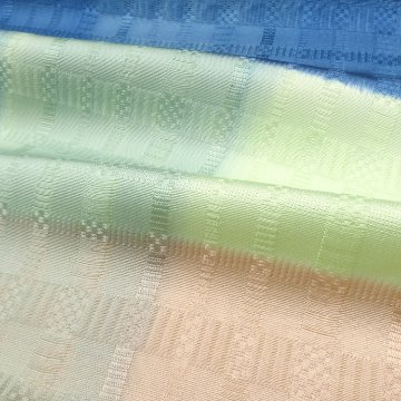 和小物さくら 帯揚げ 格子地紋三色ぼかし 紺碧と白緑と赤香＜即日発送可＞の画像