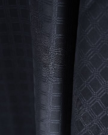 京都丹後の機屋×千成堂着物店 「野蚕白着尺 吉野格子文」道行コート（撥水加工済み）黒紫色 ＜即日発送可＞の画像