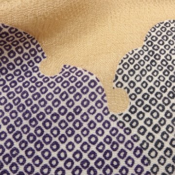 衿秀 帯揚げ 雪輪 縮緬 練色  ＜即日発送可＞の画像