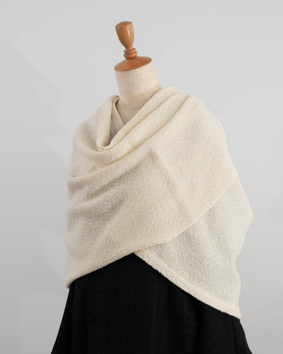 Kameli apartment（カメリ アパートメント）「エクリュ（生成）」手織り大判ストール（ショール）リネン×ウール＜即日発送可＞の画像
