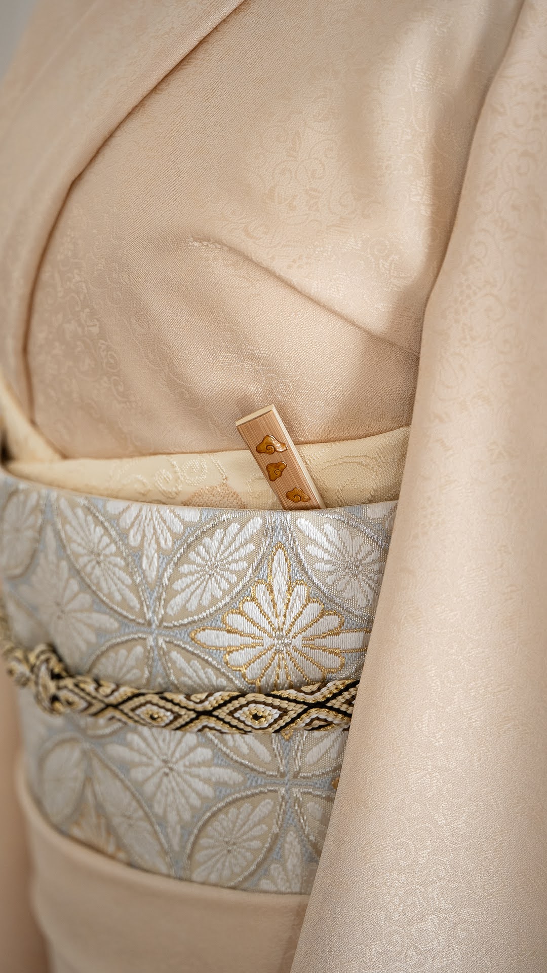 千成堂着物店 帯締め 「手組唐組・切房 別注」 生成・白よごしに濃茶・金糸＜即日発送可＞の画像