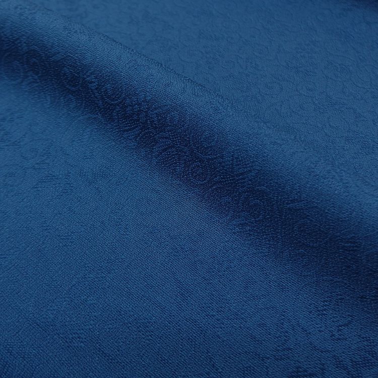 ＜お仕立て代込＞京都丹後の機屋×千成堂着物店 「葡萄唐草 伊予生糸 一尺三分着尺」紺瑠璃 青み・ブルー系（色無地）の画像