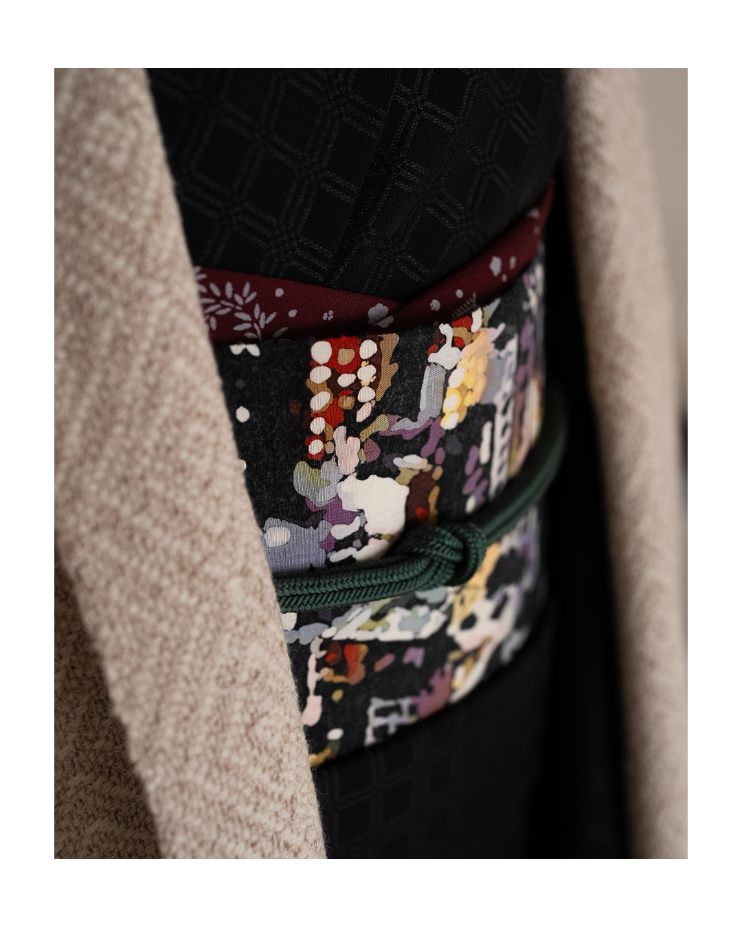 和小物さくら 帯揚げ 友禅三枚型 松竹梅散らし 葡萄色＜即日発送可＞の画像