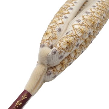 衿秀 鼻緒 金色の刺繍 生成色の画像