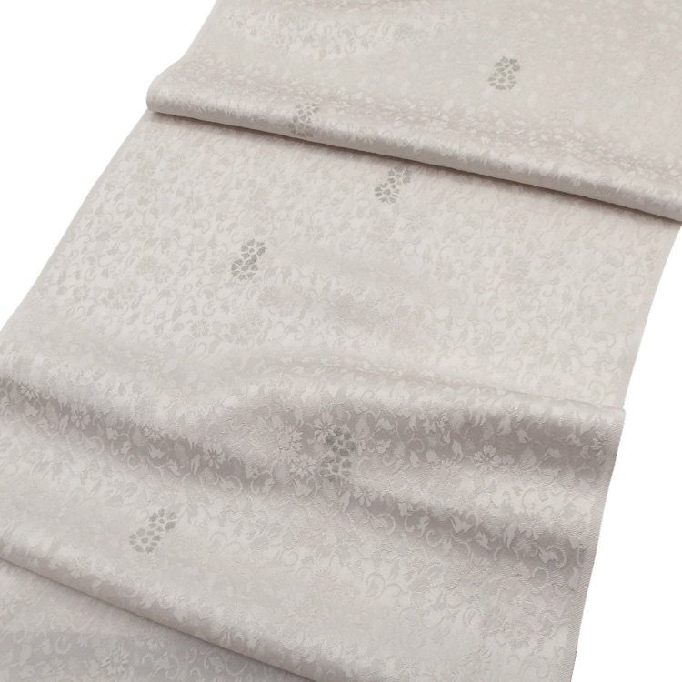 渡敬 帯揚げ 花詰無地染菊銀箔 絹鼠＜即日発送可＞の画像