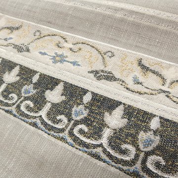 ＜お仕立て代込＞齋藤織物（さいとうおりもの）「垂飾横段唐草」名古屋帯 灰生成色の画像