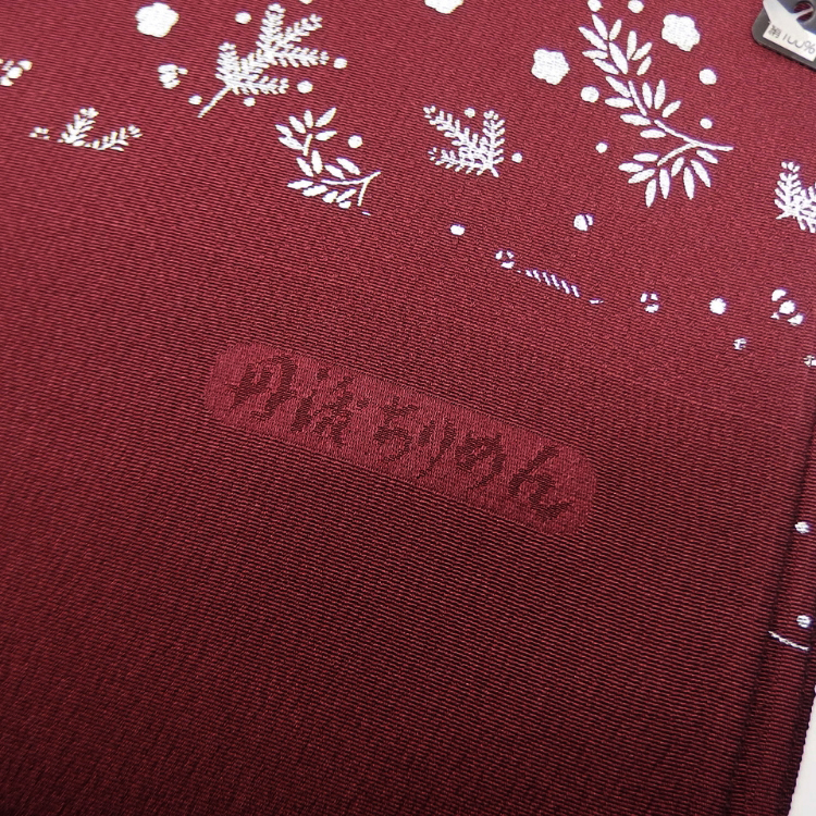 和小物さくら 帯揚げ 友禅三枚型 新・松竹梅散らし 葡萄色にシャンパンゴールド（黄色味の銀）＜即日発送可＞の画像